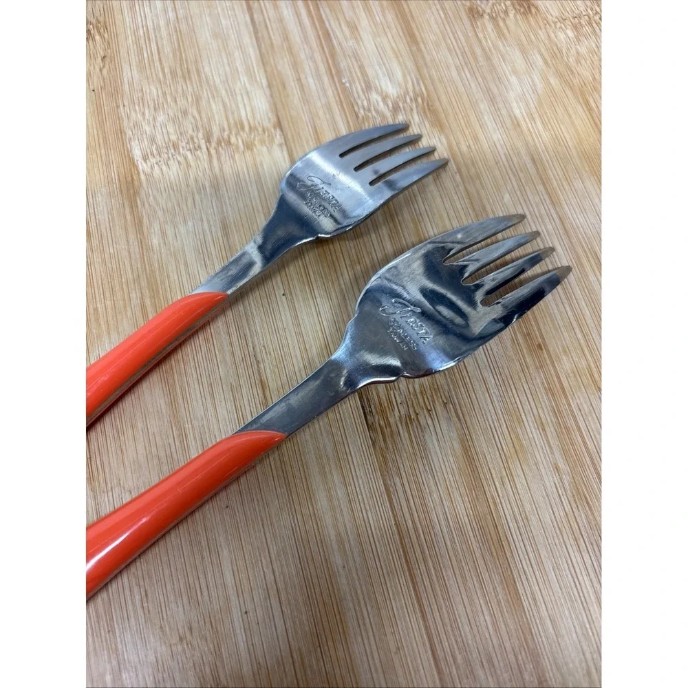 Retired Fiesta Flatware - Swirl Pattern Orange 5-Piece Place Setting Fiestaware